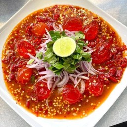 ยำไข่แดง (Egg yolk yum)