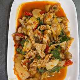 ผัดเผ็ดกบหน่อไม้ดอง