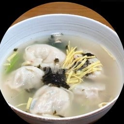 만두국 Korean Dumpling Soup มันดูกุก