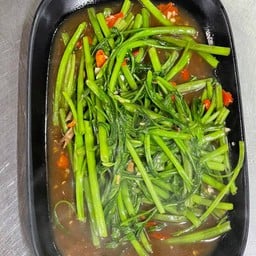 ผัดผักบุ้งไฟแดง