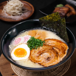 B2.พิเศษทงคตสึราเมง