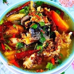 คุณต้นกล้า ต้มโคล้ง แอนด์ ส้มตำ