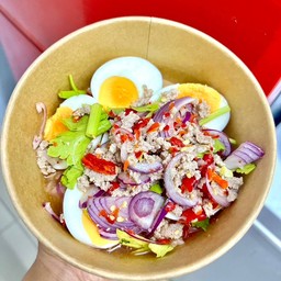 ยำไข่ต้มหมูสับ