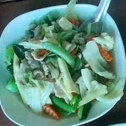 ผัดผักรวมหมูนุ่ม