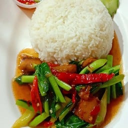 Pungnumnom (พุงนำนม)