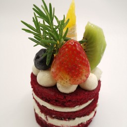 Red Velvet with Fruits