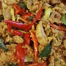 ไก่ผัดพริกแกงใต้