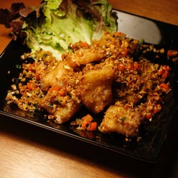 สามชั้นคั่วพริกเกลือ