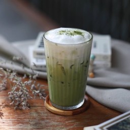 มัทฉะลาเต้เย็น