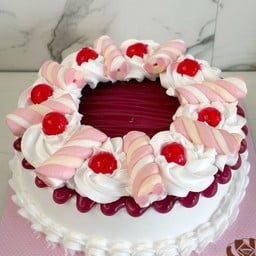 เค้กนมสดแยมบลูเบอร์รี่แต่งมาชเมลโล่