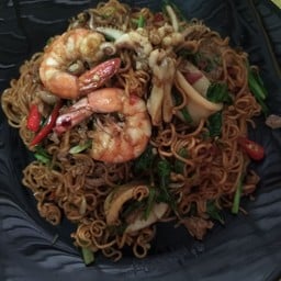 ผัดมาม่าขี้เมา