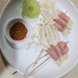 เห็ดเข็มทองพันเบค่อน.