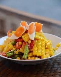 ส้มตำข้าวโพดไข่เค็ม