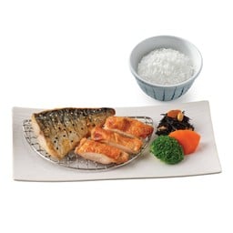 ปลาซาบะ และไก่ย่างถ่าน