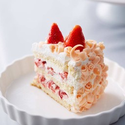 Strawberry Vanilla ชิ้น (สตรอเบอรี่วนิลา)