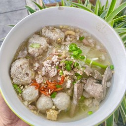 เส้นเล็กหมู น้ำใส