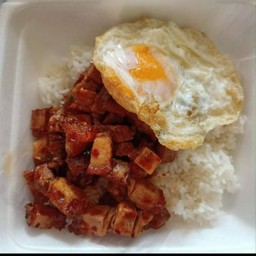 หมูกรอบผัดพริกแกง+ไข่ดาว