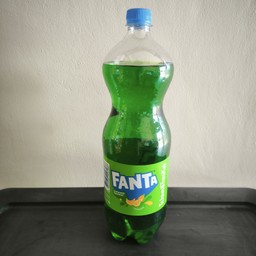 แฟนต้า เขียว (ขวดใหญ่)