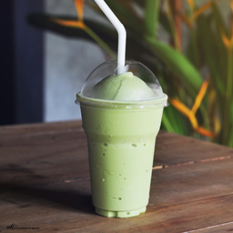 ชาเขียวปั่น (green tea smoothie)