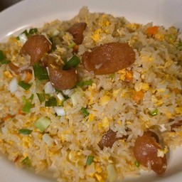ข้าวผัดกุนเชียง (กลาง)