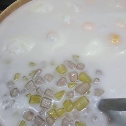 บัวลอยลานขนมไทย ใส่ไข่