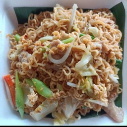 ฝผัดมาม่า