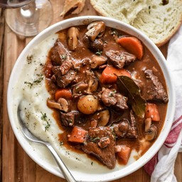 Boeuf Bourguignon Cheese สตูว์เนื้อวัวในน้ำองุ่นแดง