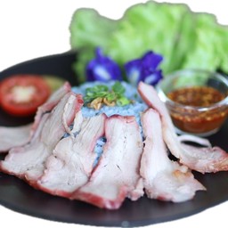 ข้าวอัญชันหมูย่างจิ้มแจ่ว