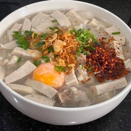 ก๋วยจั๊บญวนกระดูกหมู (หมูยอ+กระดูกหมู+ไข่)