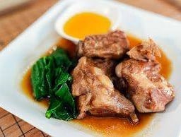 ซี่โครงหมูตุ๋น (กับข้าว)