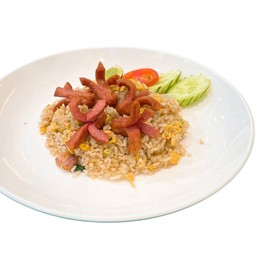 ข้าวผัดใส้กรอก