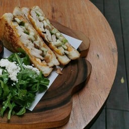 CHIC 'N' CHEESE GRILLD SANDWICN