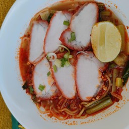 บะหมี่เกี๋ยวหมูแดงต้มยำแห้ง