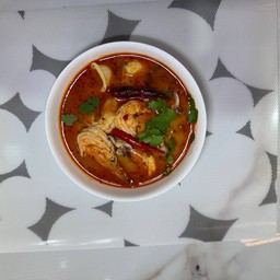 ต้มยำกระดูกหมูอ่อน