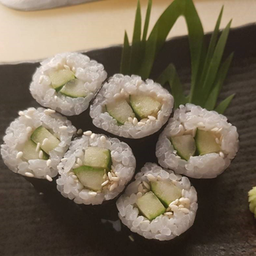 มากิแตงกวาญี่ปุ่น 6 ชิ้น