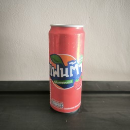 แฟนต้า แดง