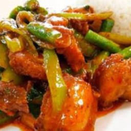 ข้าวพริกแกงหมูกรอบใส่ถั่ว