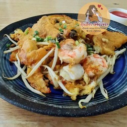 ทะเลทอด หอยหมึกกุ้ง น้ำจิ้มรสเด็ด ให้เยอะคุ้มๆ