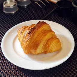 🥐 Plain Croissant