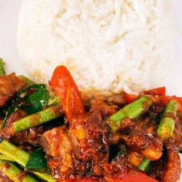 ข้าวผัดพริกแกง