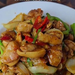 ข้าวราดไก่ผัดน้ำพริกเผา