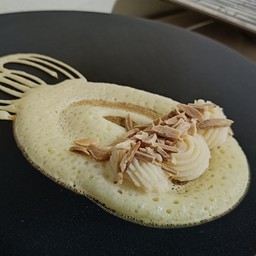 คัสตาร์ดครีมอัลมอนด์ 2 ชิ้น