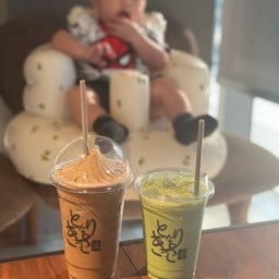 TONARI Coffee House and Matcha Specialty ราชพฤกษ์