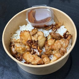 ข้าวหมูทอดกระเทียม