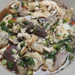 ก๋วยเตี๋ยวต้มยำทุกอย่าง