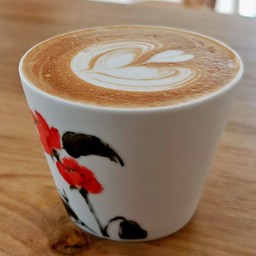 latte. (ลาเต้ร้อน)