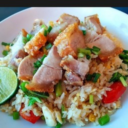 ข้าว ผัด หมู กรอบ  ข้าว ผัด หมู กรอบ    (Crispy Pork FriedRice)