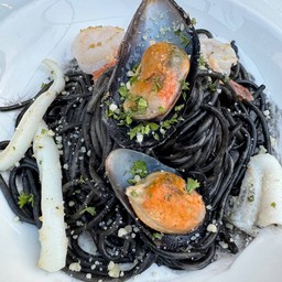 ซอสหมึกดำซีฟู้ด