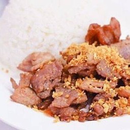 ข้าวผัดกระเทียมพริกไทย