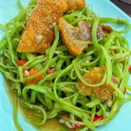 ผักบุ้งซอยหมูกรอบ